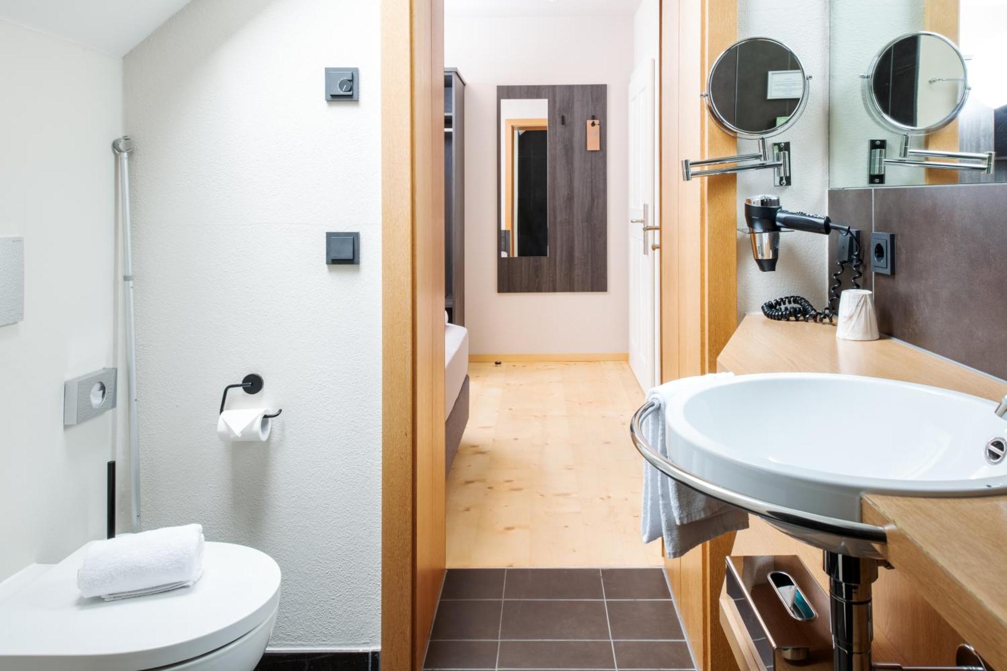 Hotel Aiterbach Am Chiemsee Римстинг Экстерьер фото